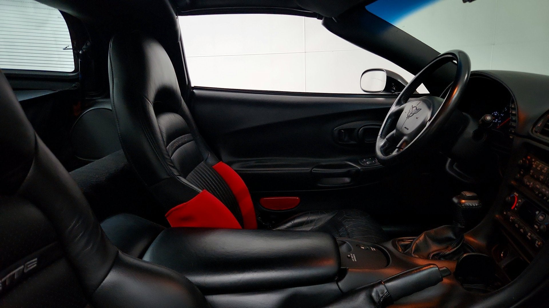 2004 Chevrolet Corvette Base