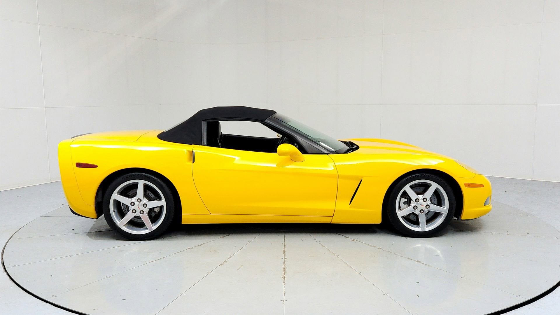 2005 Chevrolet Corvette Base
