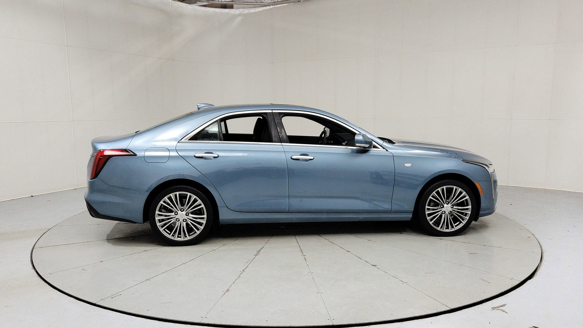 2023 Cadillac CT4 Premium Luxury