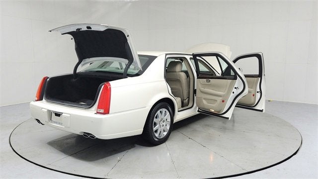 2010 Cadillac DTS w/1SD