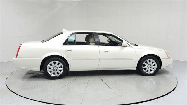 2010 Cadillac DTS w/1SD