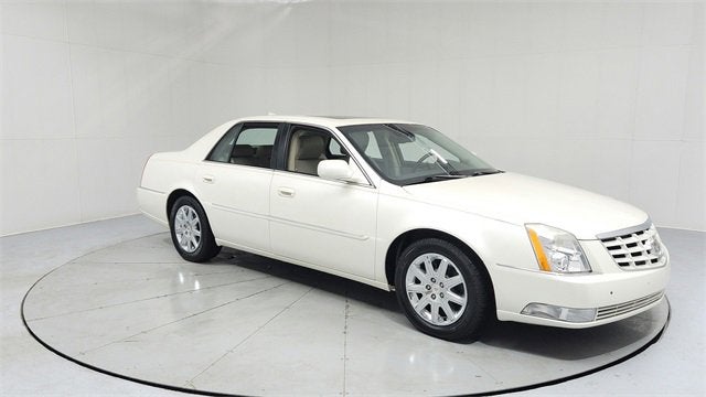2010 Cadillac DTS w/1SD