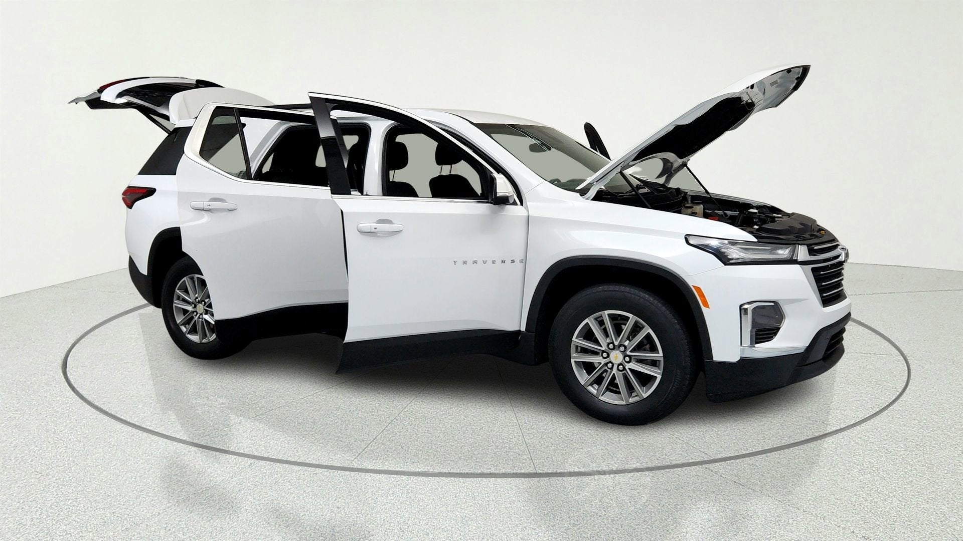 2023 Chevrolet Traverse LT Cloth