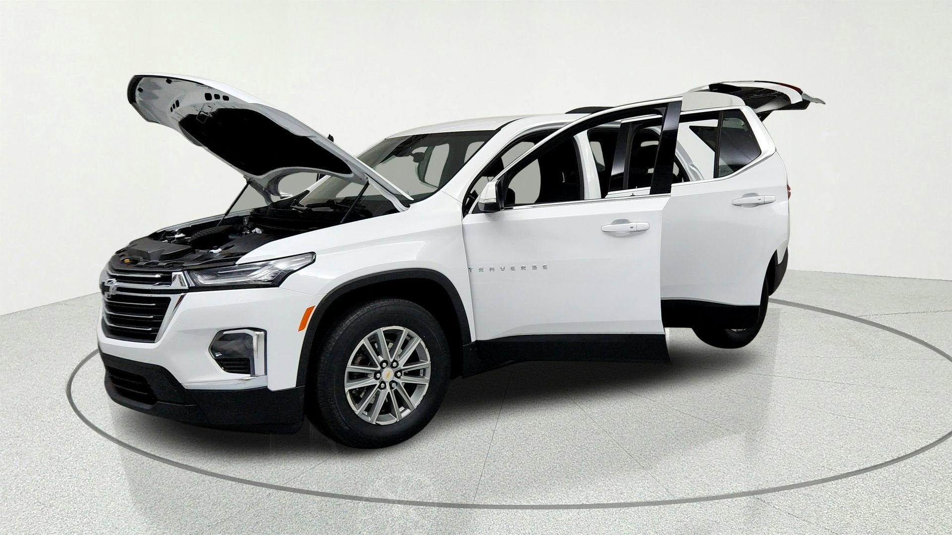 2023 Chevrolet Traverse LT Cloth
