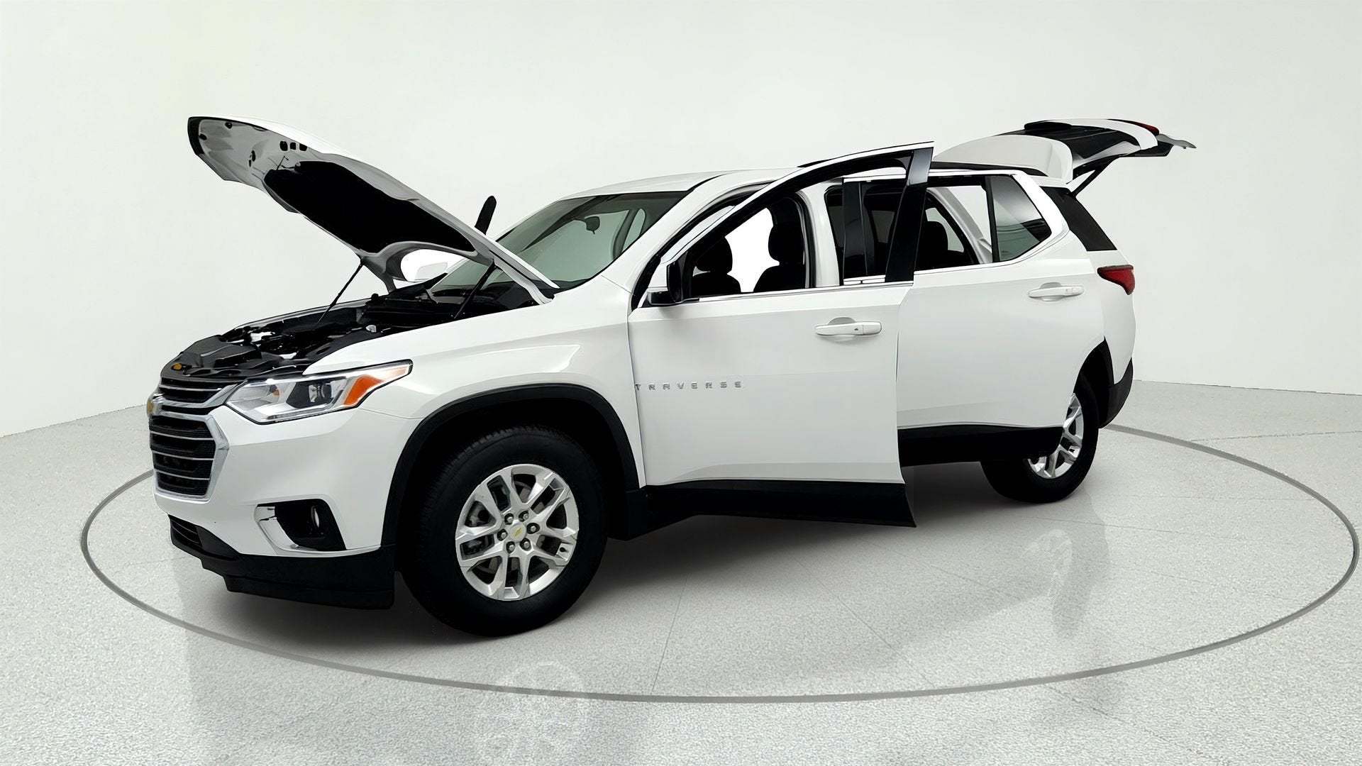 2021 Chevrolet Traverse LT Cloth
