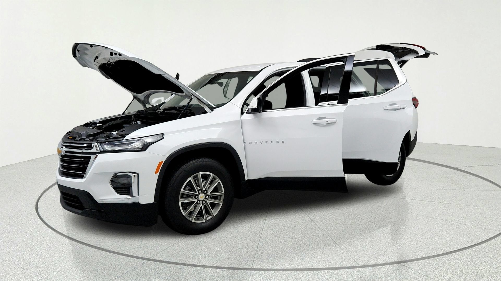 2023 Chevrolet Traverse LT Cloth