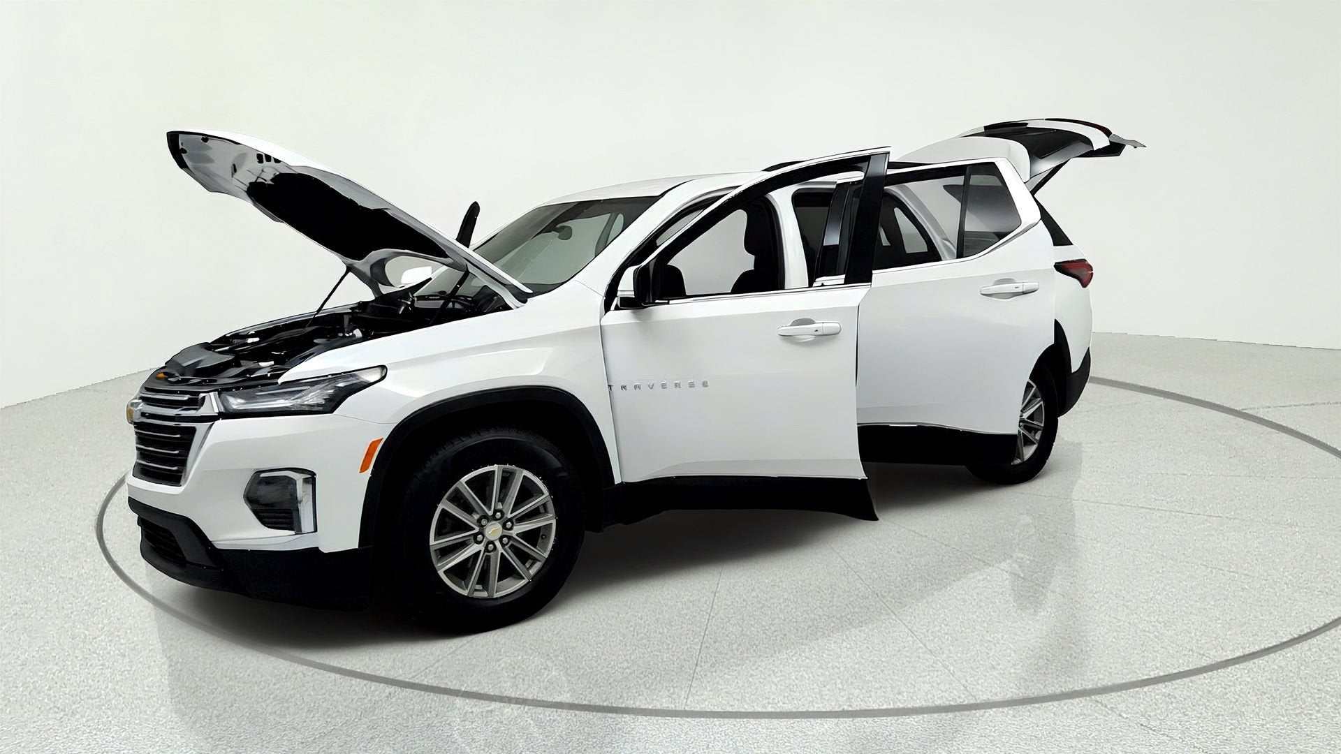 2023 Chevrolet Traverse LT Cloth
