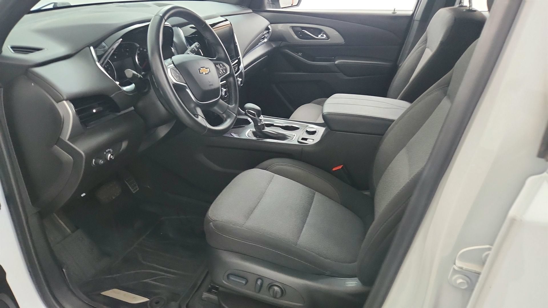 2024 Chevrolet Traverse Limited LT Cloth