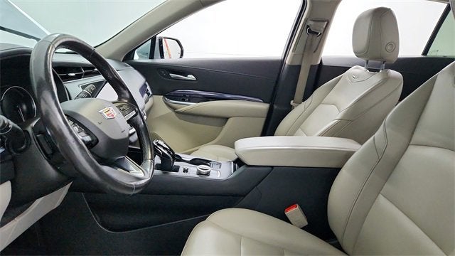 2023 Cadillac XT4 Luxury