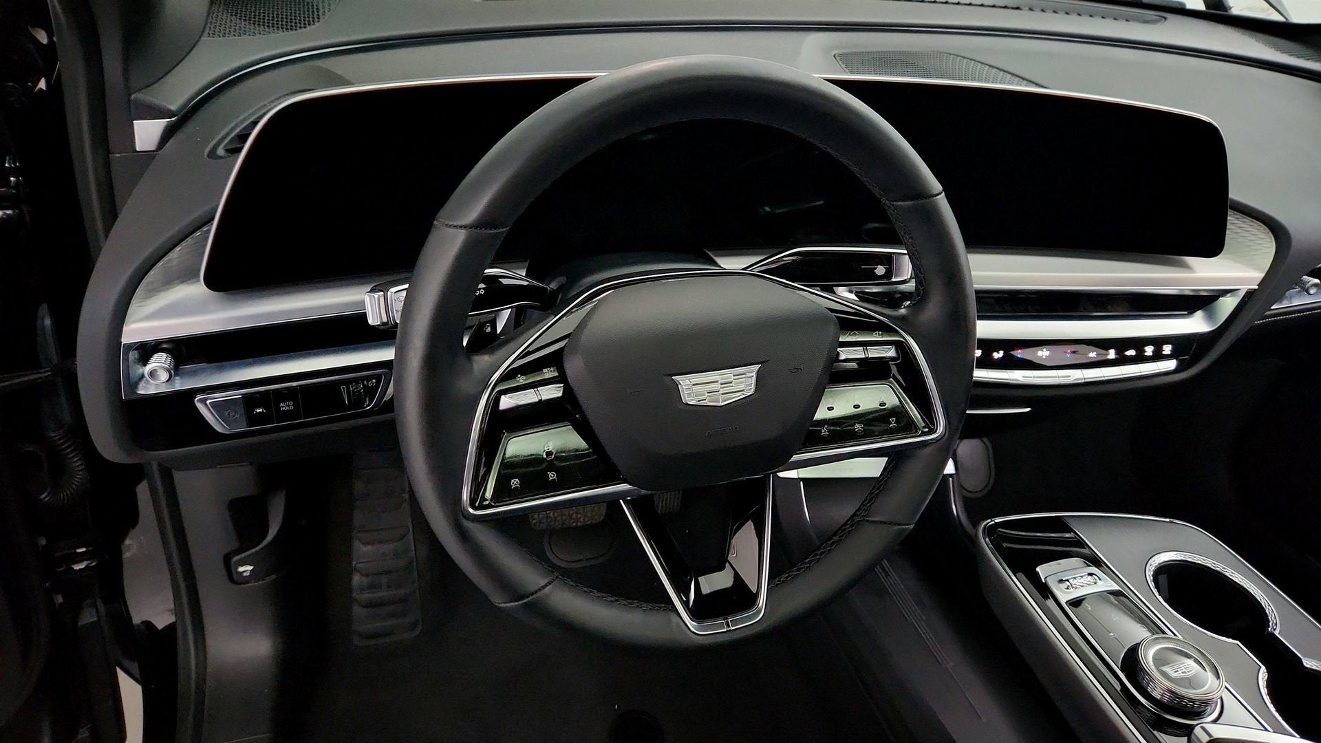 2025 Cadillac LYRIQ Luxury 1