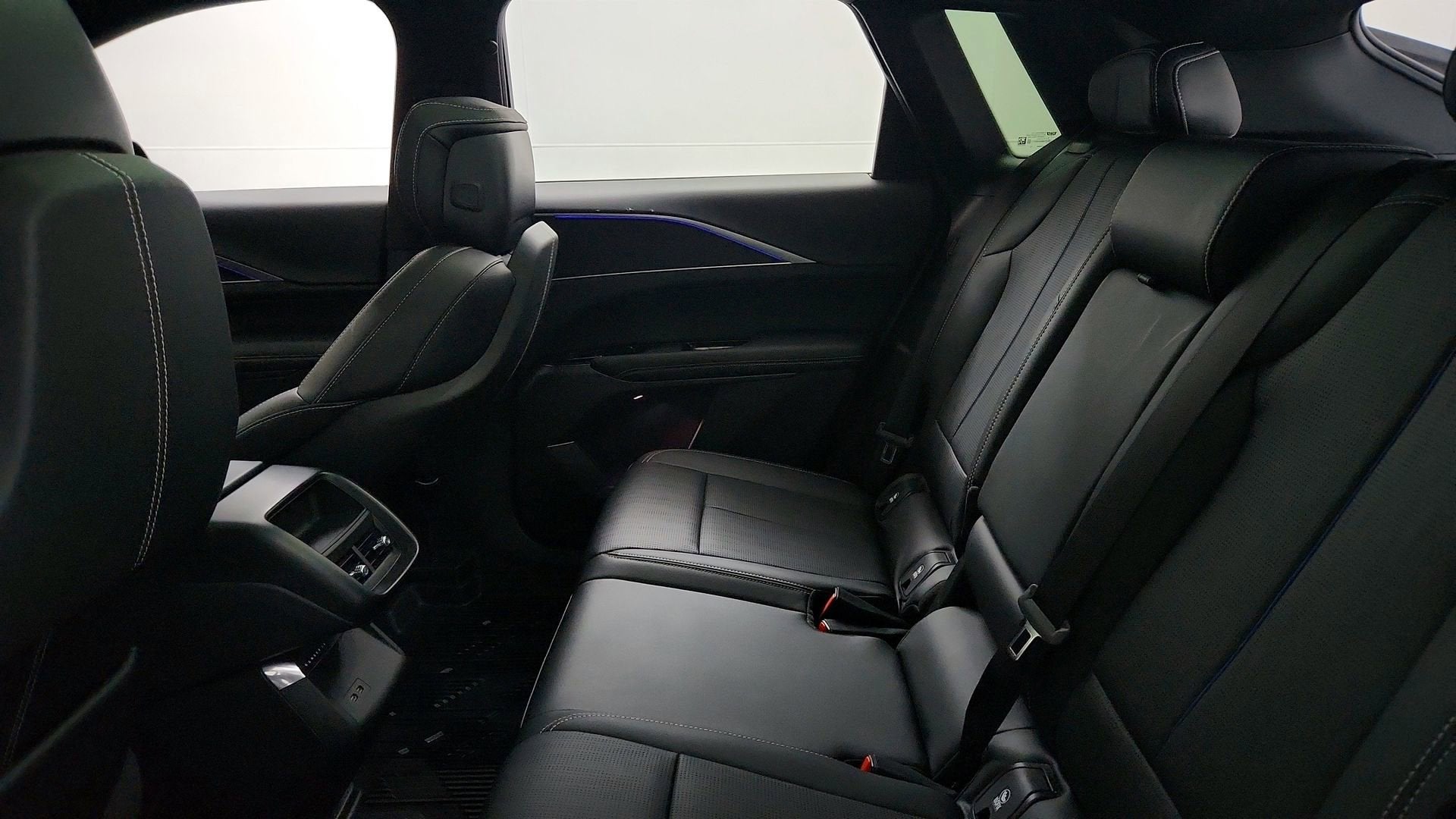 2025 Cadillac LYRIQ Luxury 1