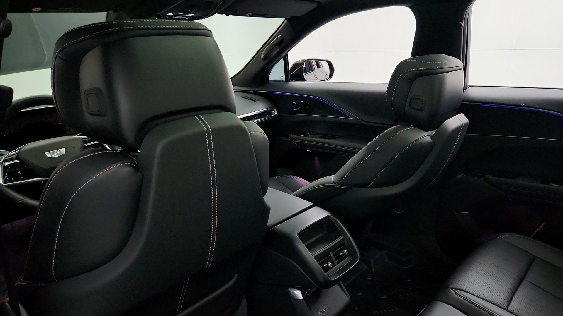 2025 Cadillac LYRIQ Luxury 1