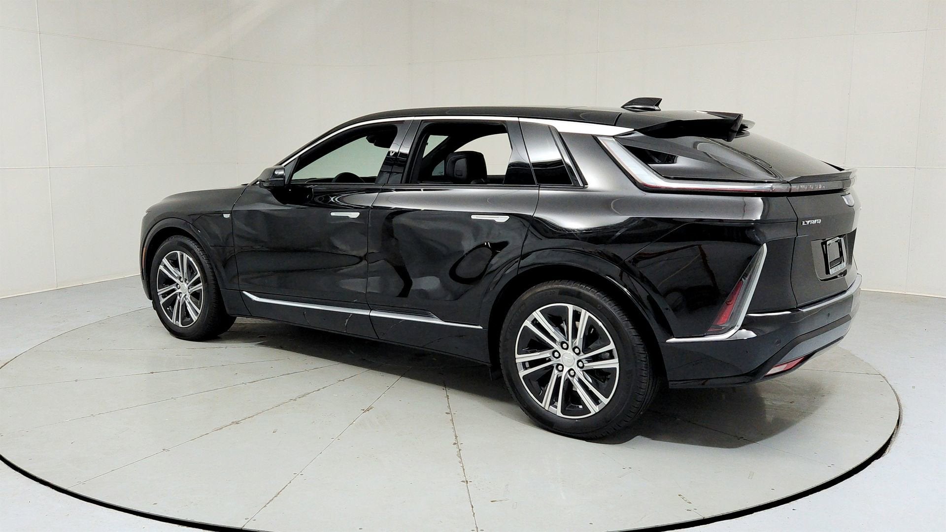 2025 Cadillac LYRIQ Luxury 1