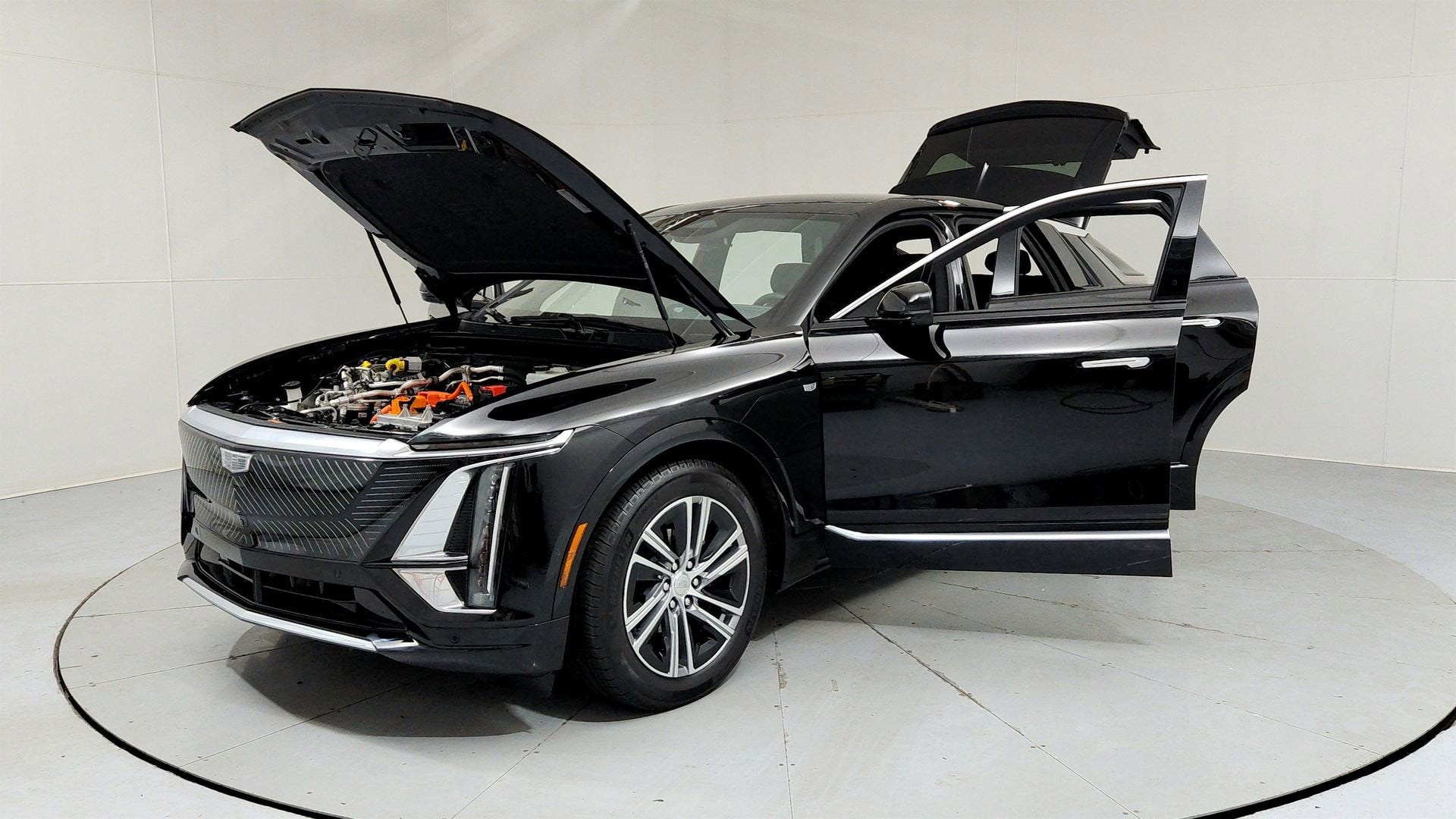 2025 Cadillac LYRIQ Luxury 1