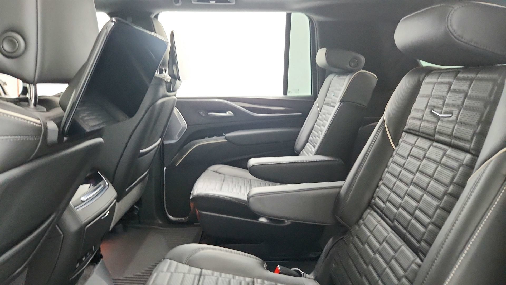 2023 Cadillac Escalade ESV 4WD Sport Platinum