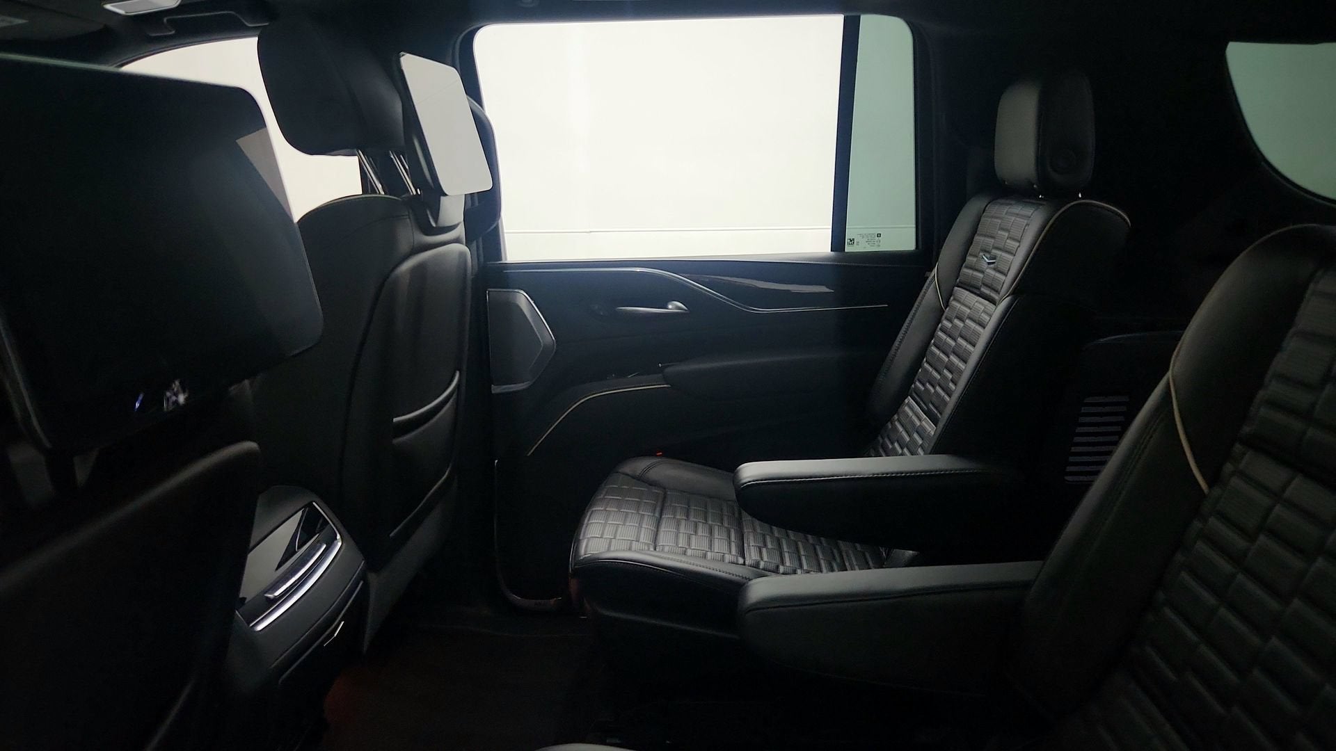 2023 Cadillac Escalade ESV 4WD Sport Platinum