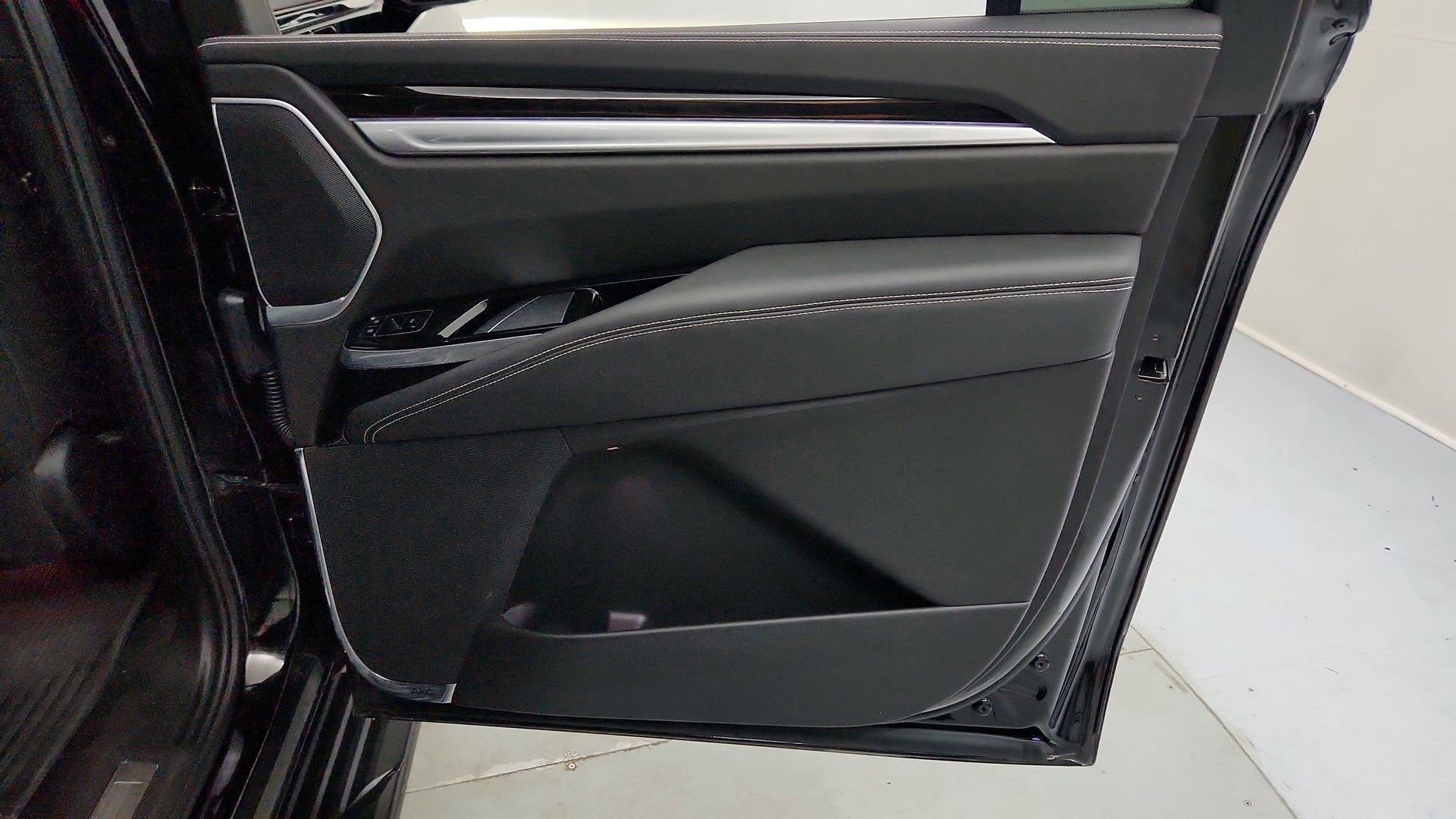 2025 Cadillac Escalade ESV Premium Luxury