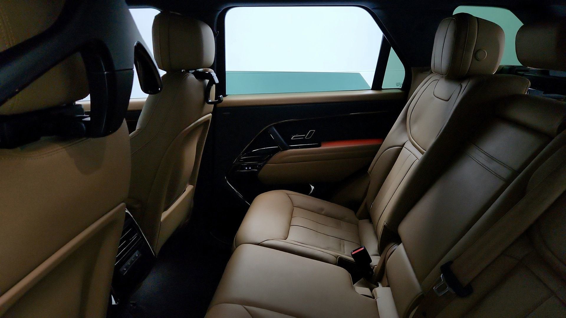 2025 Land Rover Range Rover Sport P360 SE