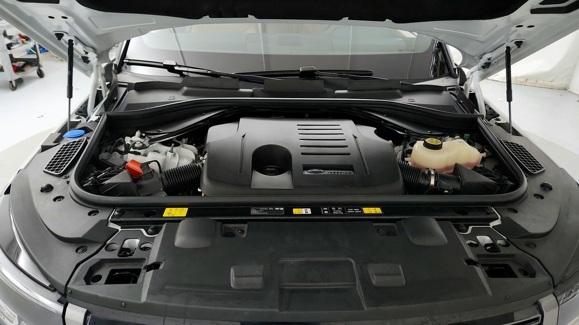 2025 Land Rover Range Rover Sport P360 SE