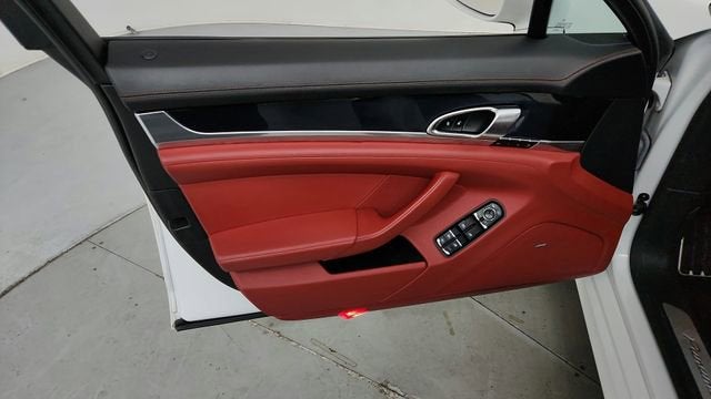 2014 Porsche Panamera 4