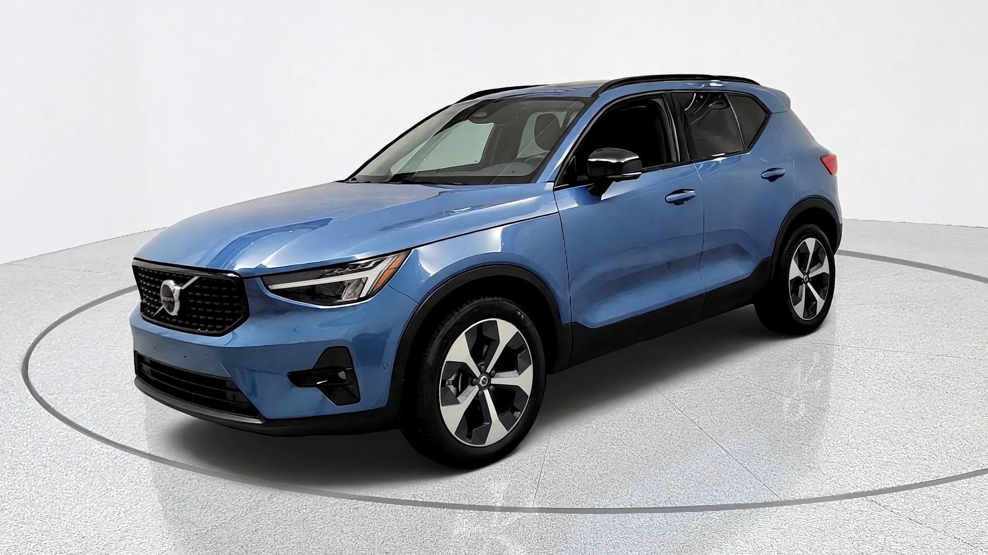2025 Volvo XC40